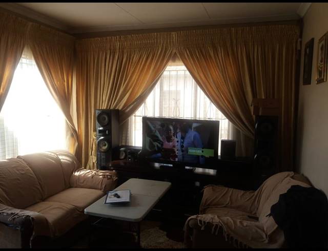 2 BEDROOM HOUSE SOLD IN SOSHANGUVE XX
